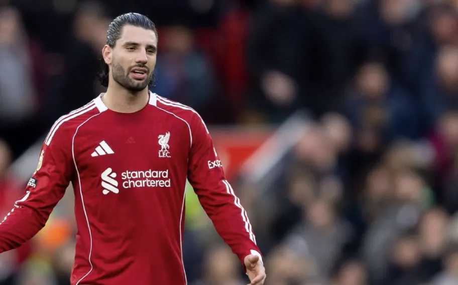 The Midfielder's Tranquil Stance on Contract Extensions