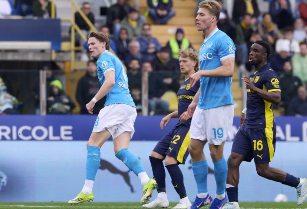 The First Half: Napoli Pushes but Parma Holds Firm